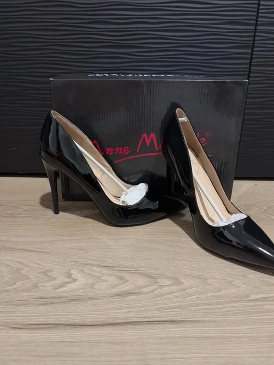 Anne Michelle Black Patent Pointed Toe Stiletto Heels - Picture 2 of 3